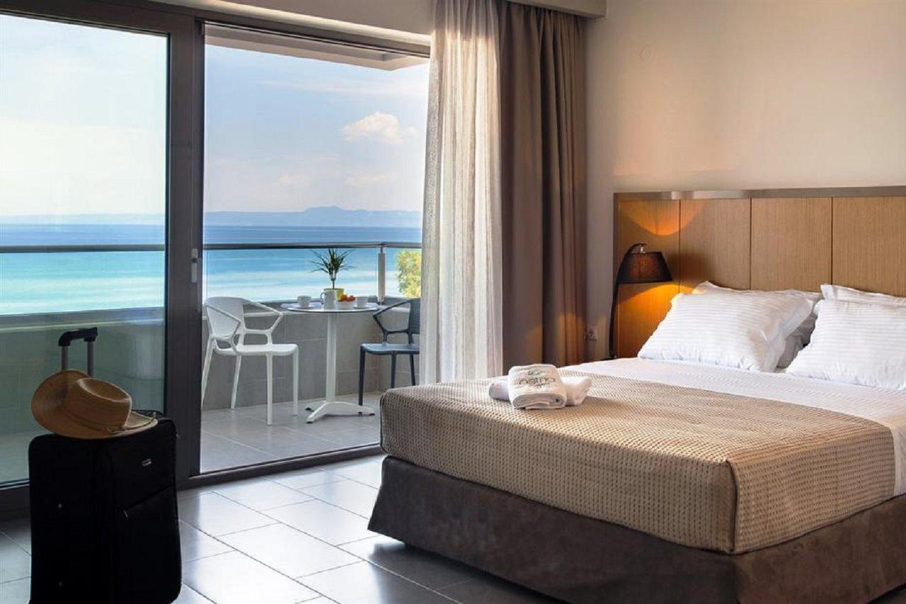 Ostria Sea Side Hotel CChanioti Exteriér fotografie