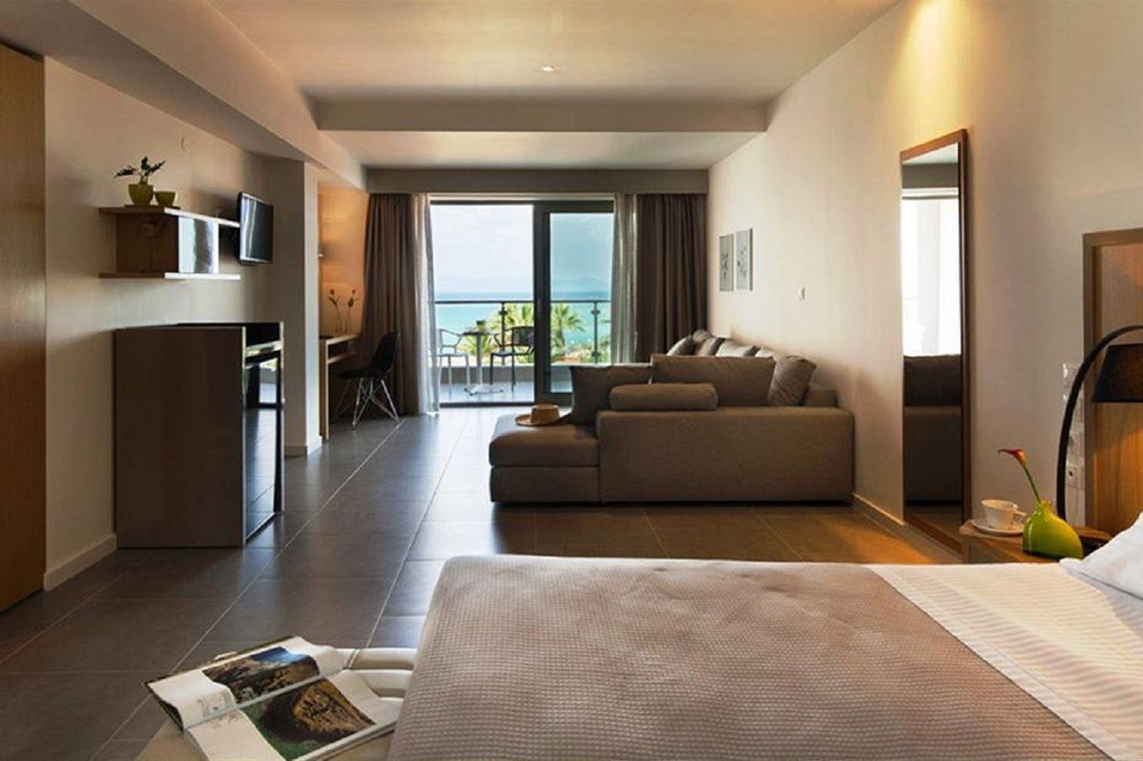 Ostria Sea Side Hotel CChanioti Exteriér fotografie
